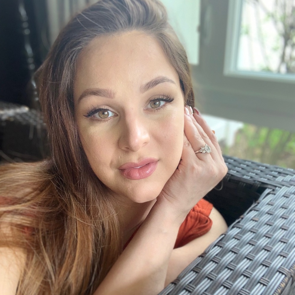 Meet your Posher, Angelica